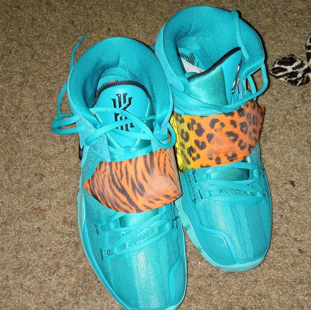 Nike kyrie Irving basketball shoes